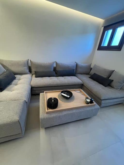 Villa Leo Aigina Vathí Exteriör bild