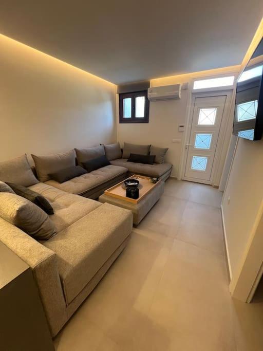 Villa Leo Aigina Vathí Exteriör bild